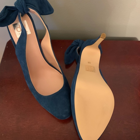 Shoes - Picture 2 of 4